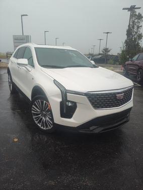 2024 Cadillac XT4 Premium Luxury