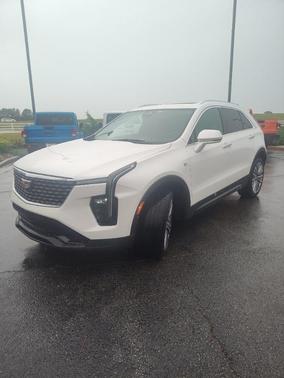 2024 Cadillac XT4 Premium Luxury