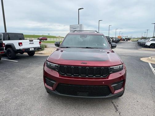 Velvet Red Pearlcoat 2023 Jeep Grand Cherokee Altitude