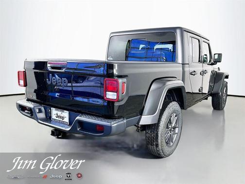 Black Clearcoat 2026 Jeep Gladiator Sport