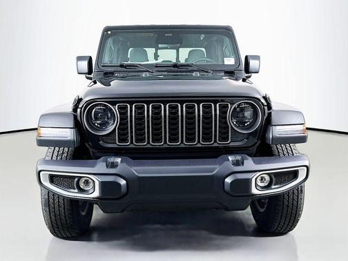 Black Clearcoat 2026 Jeep Gladiator Sport