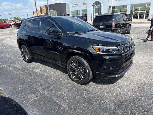 Diamond Black 2022 Jeep Compass Altitude