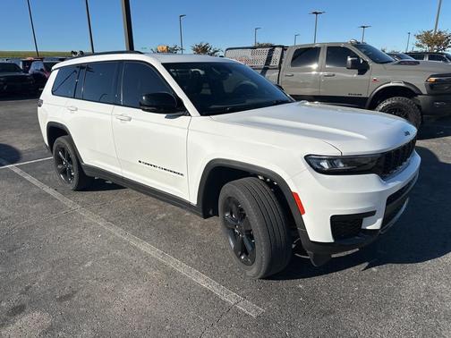 2023 Jeep Grand Cherokee L Laredo