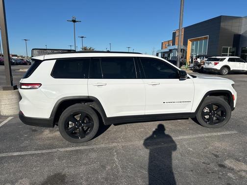 2023 Jeep Grand Cherokee L Laredo