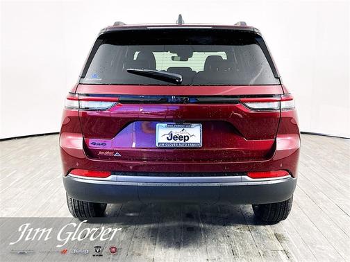 2026 Jeep Grand Cherokee Laredo