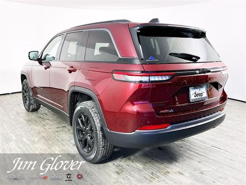 2026 Jeep Grand Cherokee Laredo