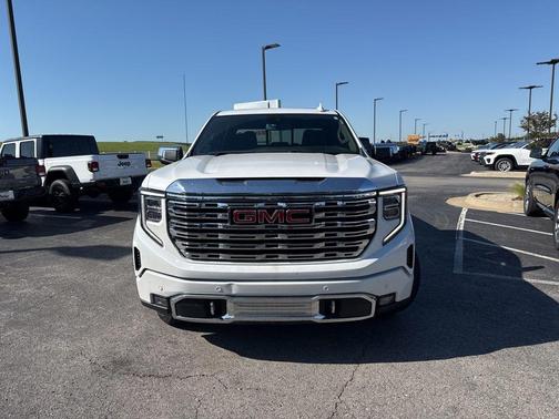 White Frost Tri-Coat 2022 GMC Sierra 1500 Denali