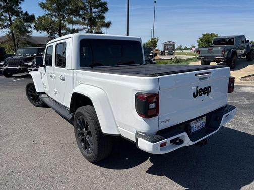 Bright White Clearcoat 2021 Jeep Gladiator Overland
