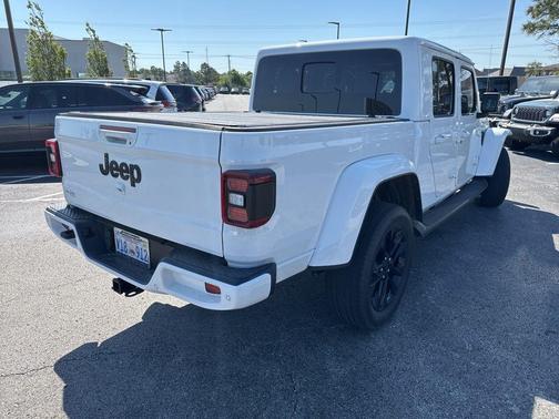 Bright White Clearcoat 2021 Jeep Gladiator Overland