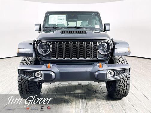 Black Clearcoat 2026 Jeep Gladiator Mojave