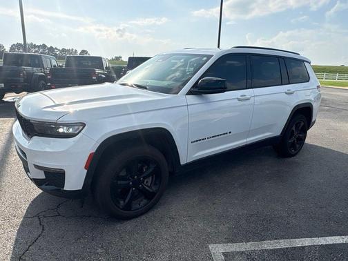 Bright White Clearcoat 2023 Jeep Grand Cherokee L Limited