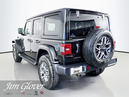Black Clearcoat 2026 Jeep Wrangler Sahara