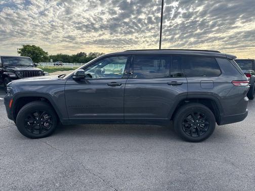 Metallic 2024 Jeep Grand Cherokee L Laredo