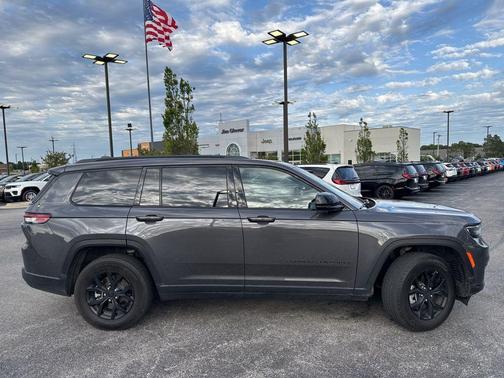 Metallic 2024 Jeep Grand Cherokee L Laredo