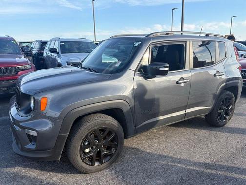 Graphite Gray 2022 Jeep Renegade Altitude