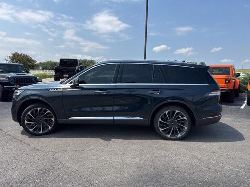 2023 Lincoln Aviator Reserve AWD