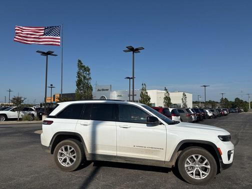 Bright White Clearcoat 2022 Jeep Grand Cherokee Limited