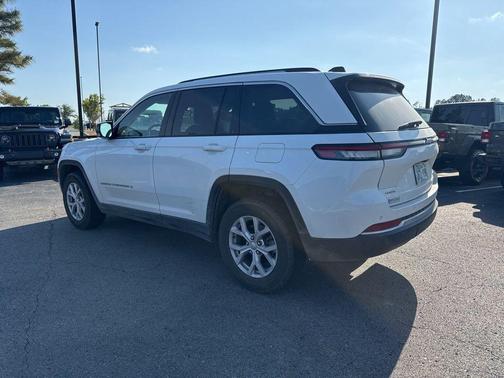 Bright White Clearcoat 2022 Jeep Grand Cherokee Limited