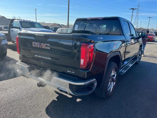 2022 GMC Sierra 1500 SLT