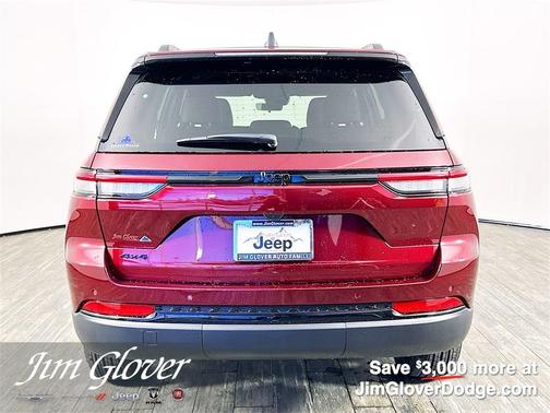 2025 Jeep Grand Cherokee Laredo