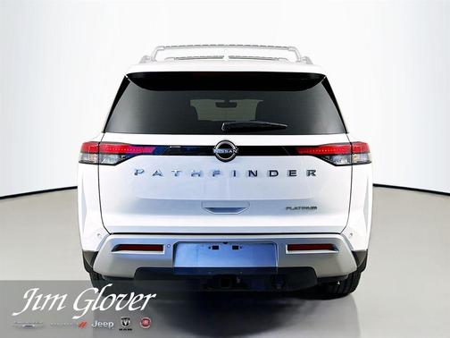 White 2024 Nissan Pathfinder Platinum