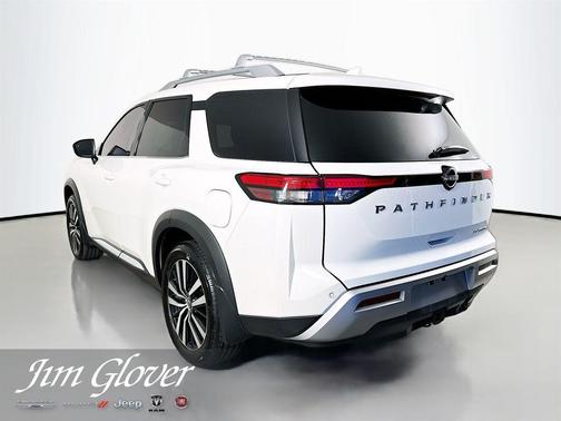 White 2024 Nissan Pathfinder Platinum