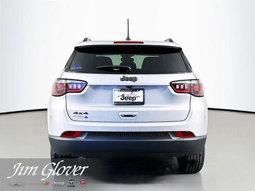 Silver Zynith 2026 Jeep Compass Latitude