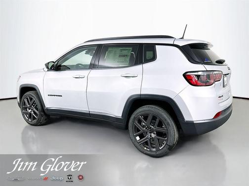 Silver Zynith 2026 Jeep Compass Latitude