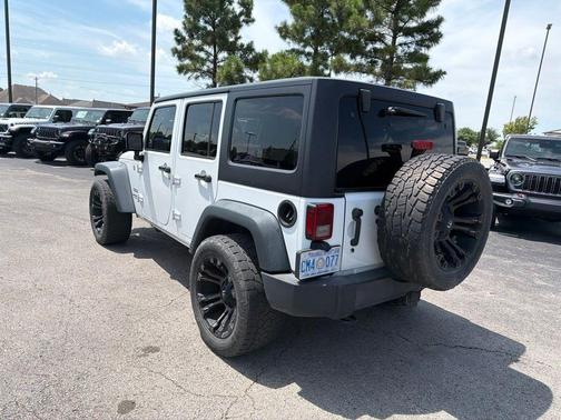 Bright White Clearcoat 2017 Jeep Wrangler Unlimited Sport
