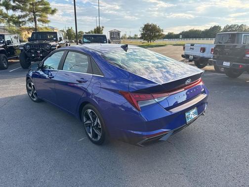 2023 Hyundai ELANTRA Limited