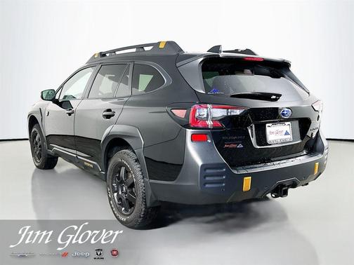 Crystal Black Silica 2025 Subaru Outback Wilderness