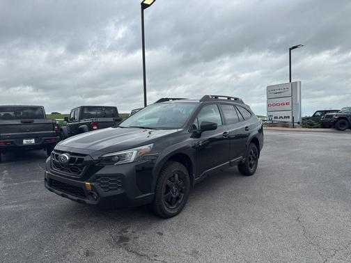 Crystal Black Silica 2025 Subaru Outback Wilderness