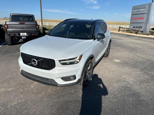 2020 Volvo XC40 T5 R-Design