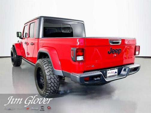 Firecracker Red Clearcoat 2023 Jeep Gladiator Sport