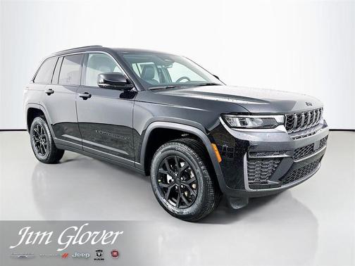 Diamond Black 2026 Jeep Grand Cherokee Laredo
