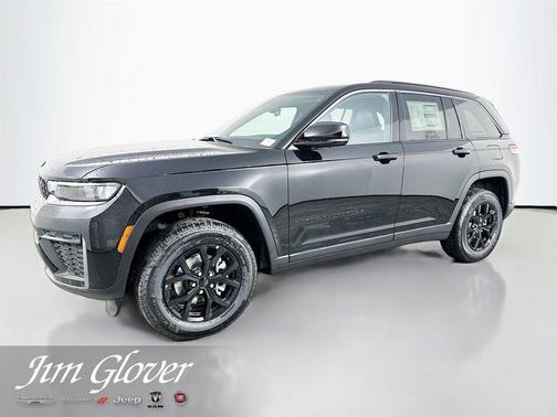 Diamond Black 2026 Jeep Grand Cherokee Laredo
