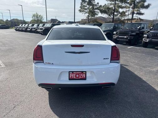 Bright White Clearcoat 2021 Chrysler 300 Touring