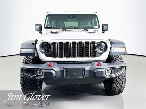Bright White Clearcoat 2025 Jeep Wrangler Rubicon