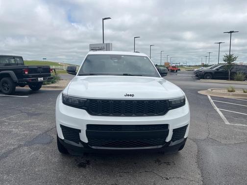 2021 Jeep Grand Cherokee L Laredo