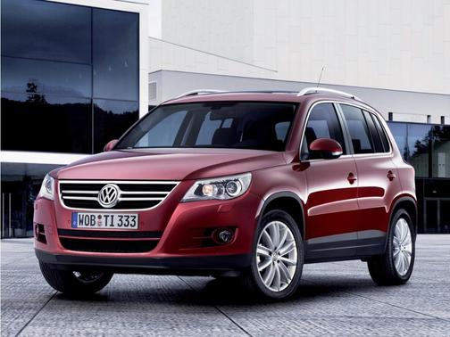 Reflex Silver Metallic 2009 Volkswagen Tiguan SE