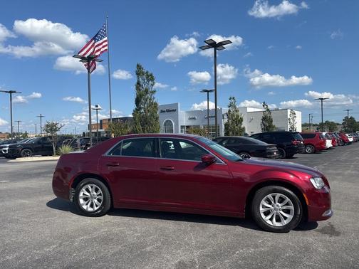 2023 Chrysler 300 Touring