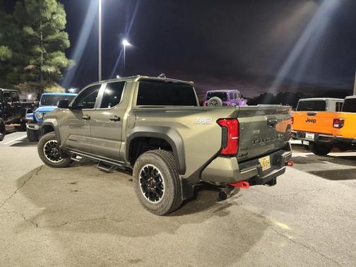 2024 Toyota Tacoma Hybrid TRD