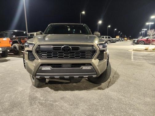 2024 Toyota Tacoma Hybrid TRD