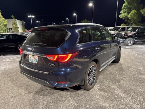 2017 INFINITI QX60 Base