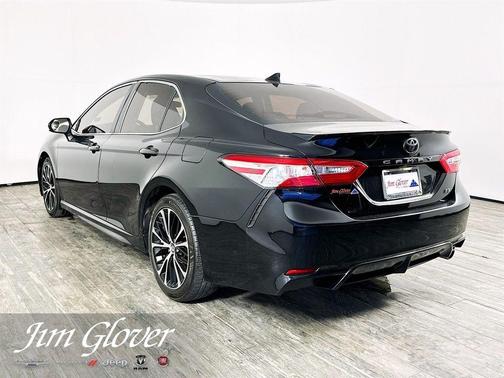 Midnight Black Metallic 2020 Toyota Camry SE