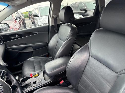 Titanium Silver 2019 Kia Sorento EX
