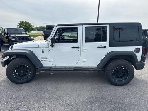 Bright White Clearcoat 2016 Jeep Wrangler Unlimited Sport