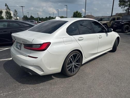 2019 BMW 330 i xDrive