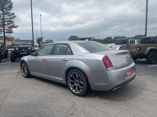 2018 Chrysler 300 S