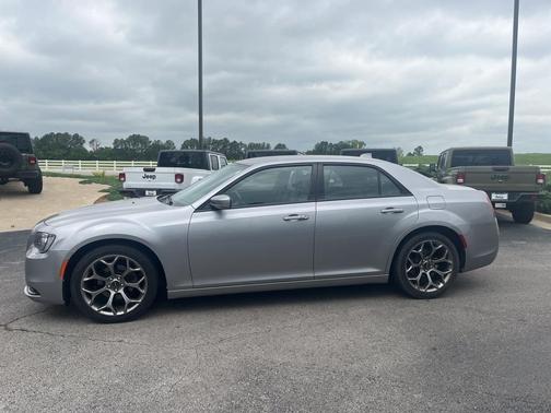 2018 Chrysler 300 S
